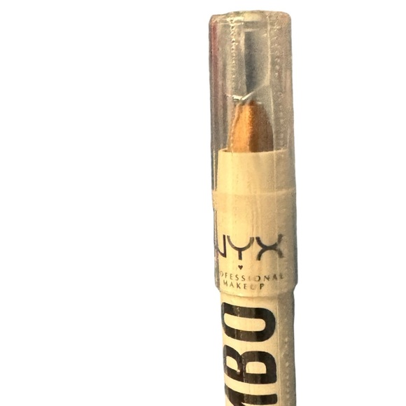 NYX Professional Makeup set. Includes lip gloss, eye pencil and nylon pouch. NWT - Picture 2 of 9